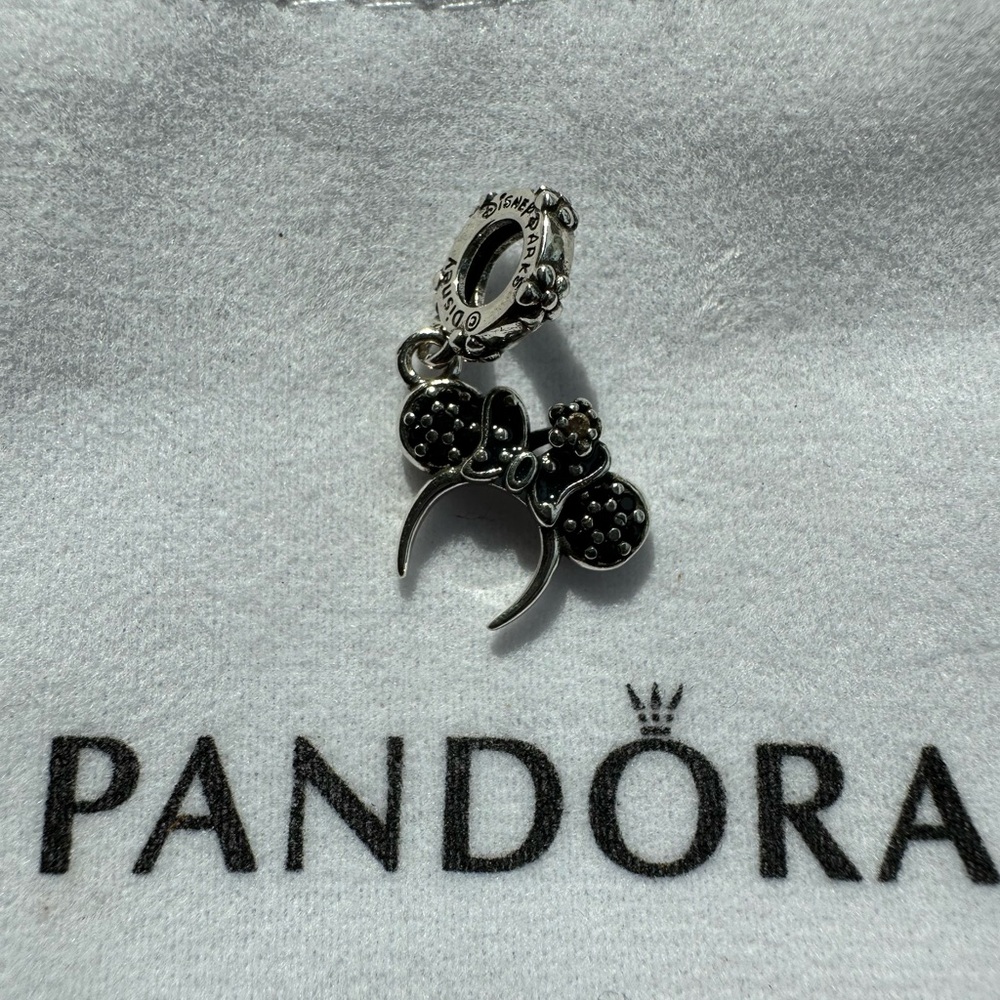 Disney x Pandora Minnie Mouse Ear Headband Dangle Charm - Picture 5 of 6